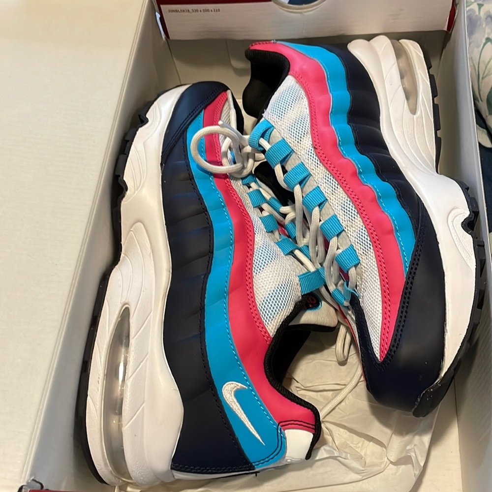 Nike gym shoes